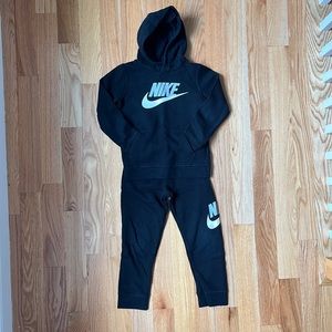 Nike Hoodie and Sweatpants Set for Children Size 6-7 Black